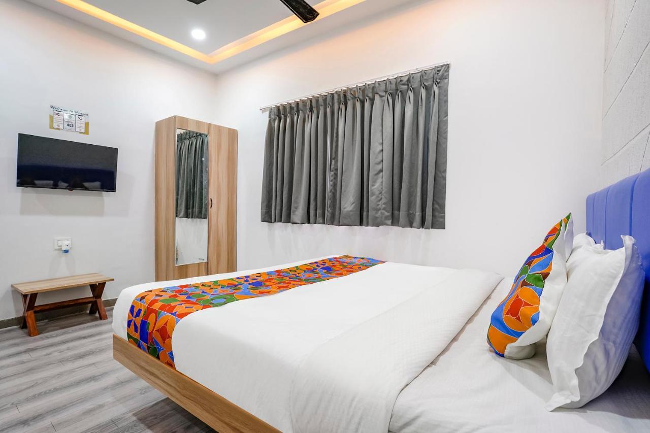 Fabhotel Vrundavan, Athwa Bhatha エクステリア 写真
