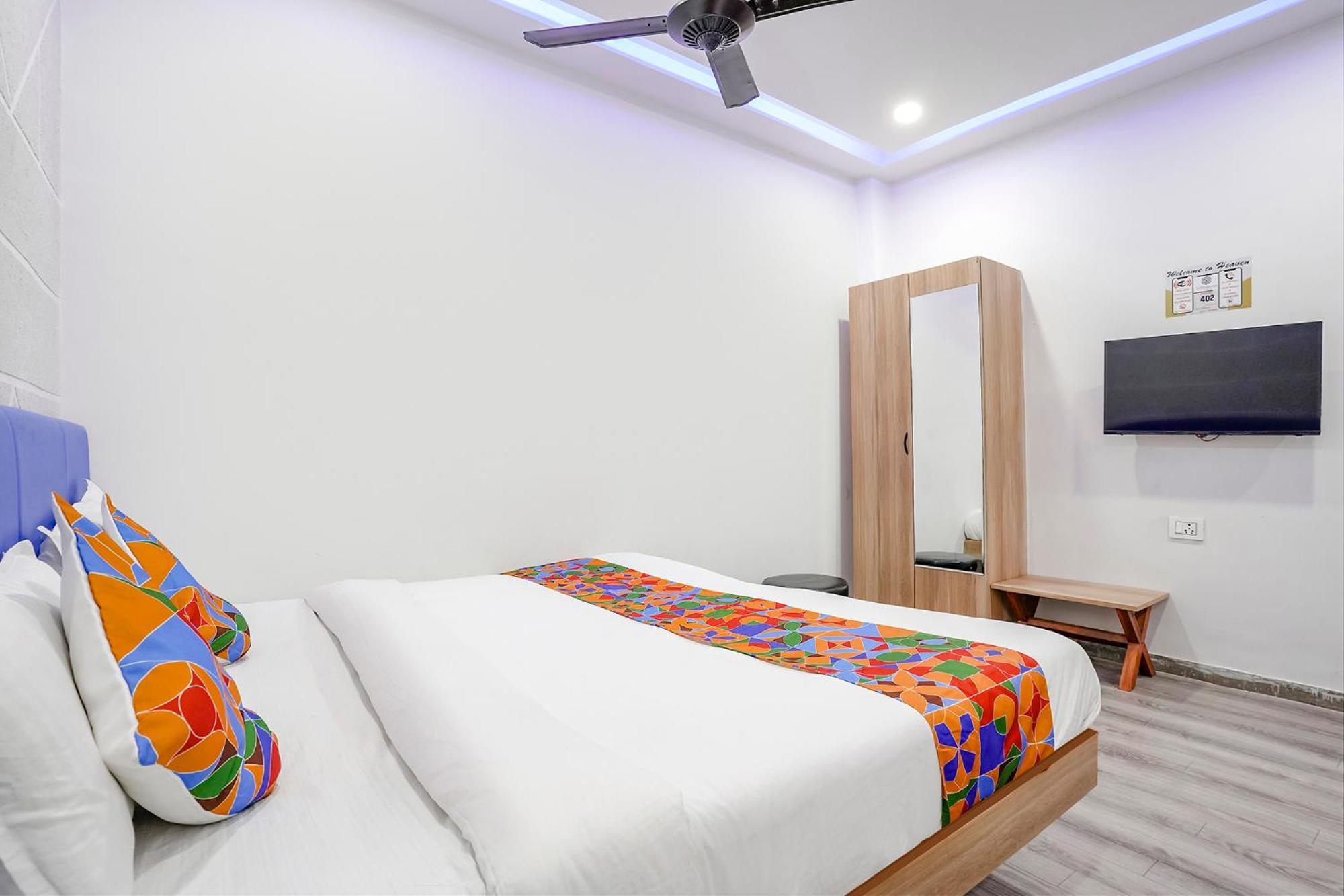 Fabhotel Vrundavan, Athwa Bhatha エクステリア 写真