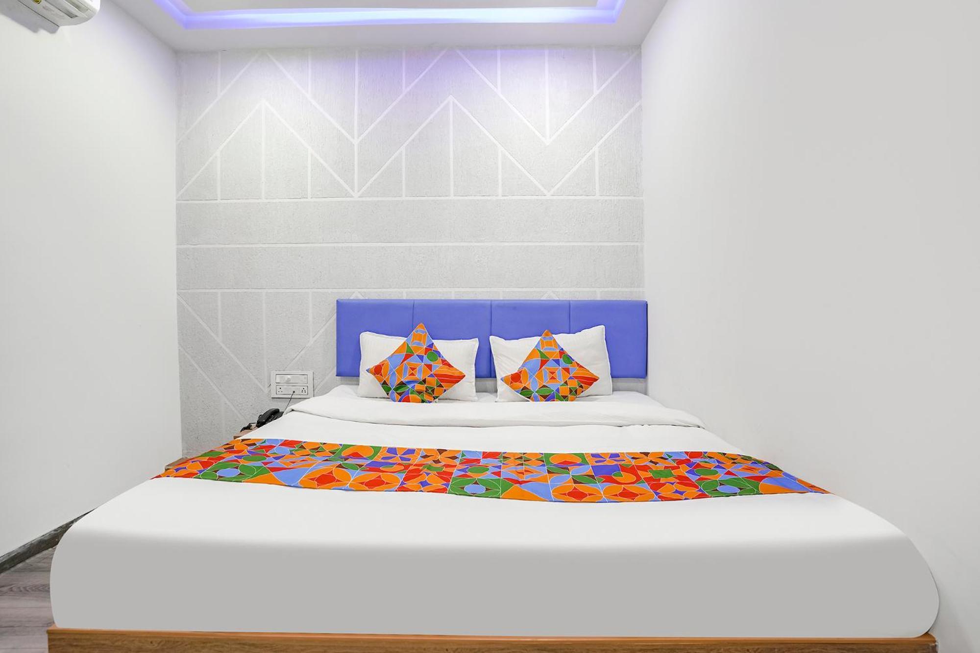 Fabhotel Vrundavan, Athwa Bhatha エクステリア 写真
