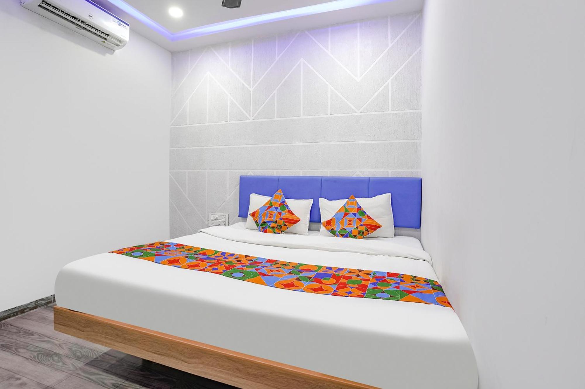 Fabhotel Vrundavan, Athwa Bhatha エクステリア 写真