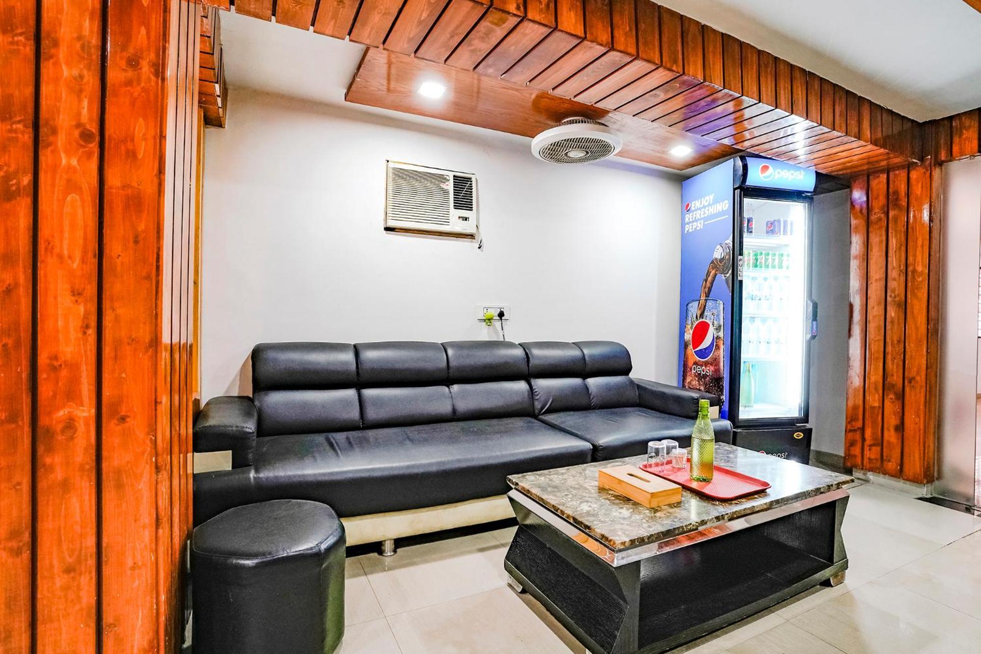 Fabhotel Vrundavan, Athwa Bhatha エクステリア 写真